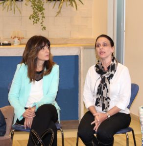 Adriana Mazzoni, da Congesa e Loide Rosa, do Objetivo, durante coletiva de imprensa sobre o 1º Fórum e Feira de Profissões. Crédito da foto: divulgação.