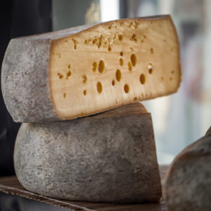 Feira de produtores contará com queijos da Fazenda Atalaia.